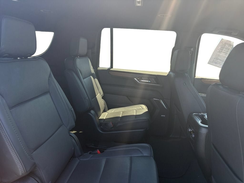 Certified 2025 GMC Yukon XL Denali AWD/4WD image 18
