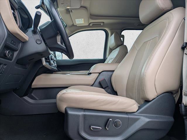 Used 2024 Ford Expedition Limited RWD image 16