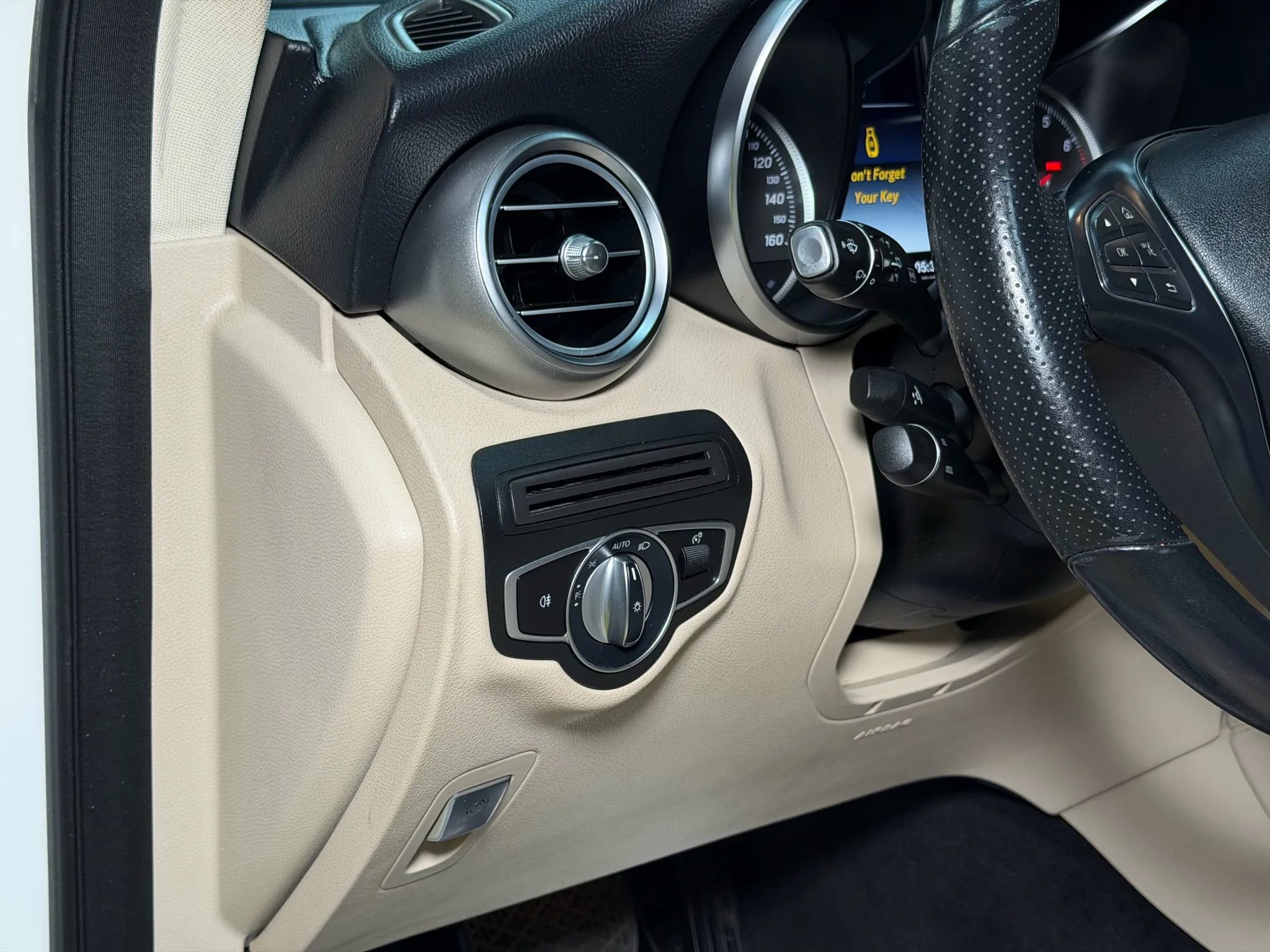 Used 2019 Mercedes-Benz GLC 300 image 38