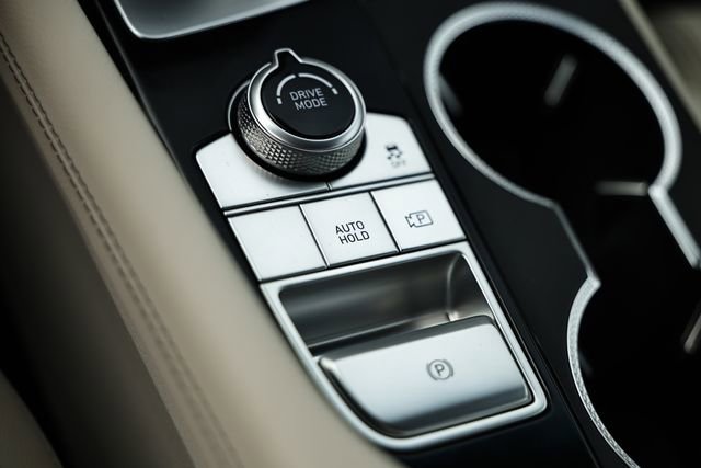 Used 2026 Genesis G70 2.5T image 40