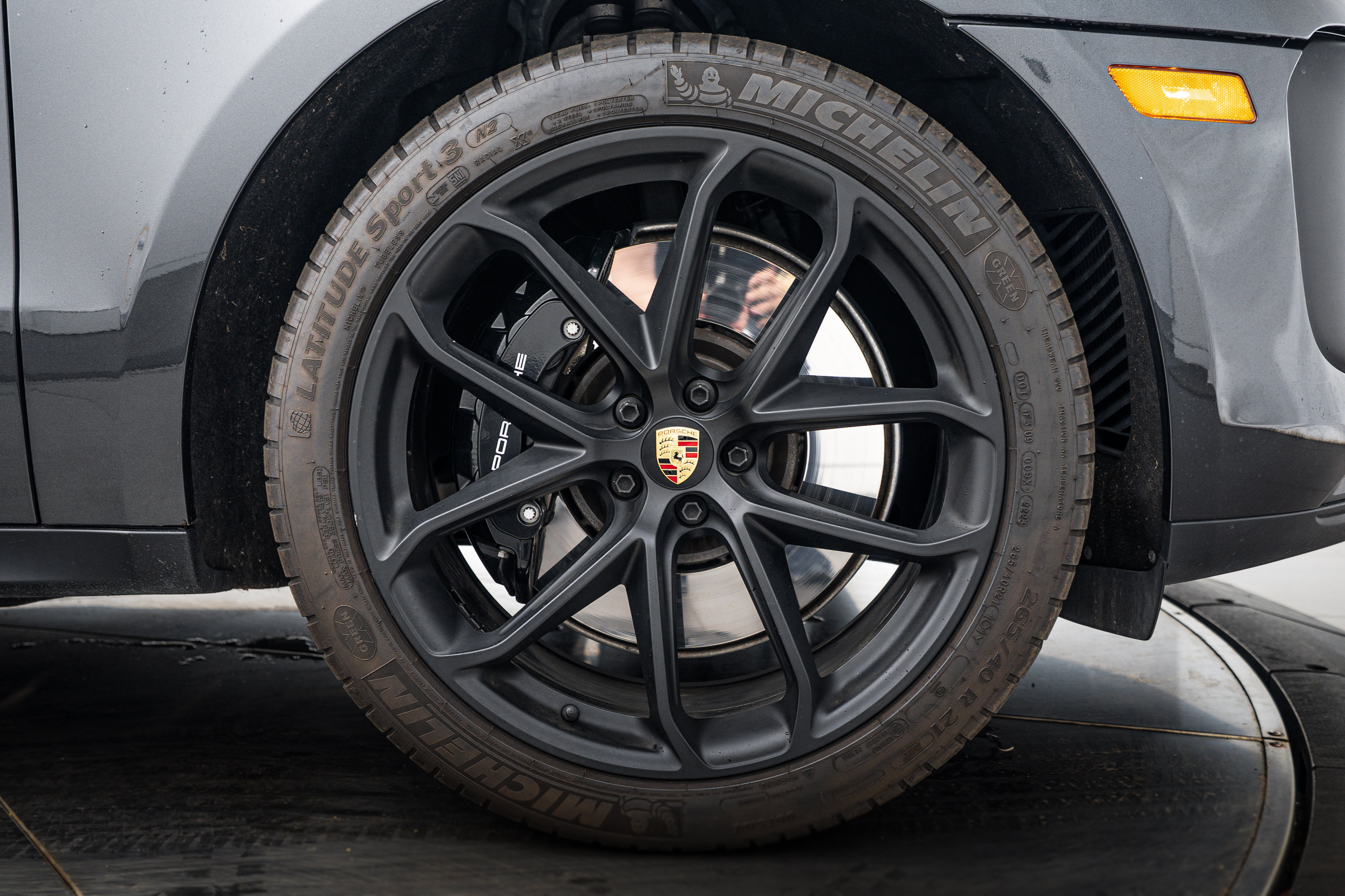 Certified 2024 Porsche Macan GTS AWD/4WD image 14