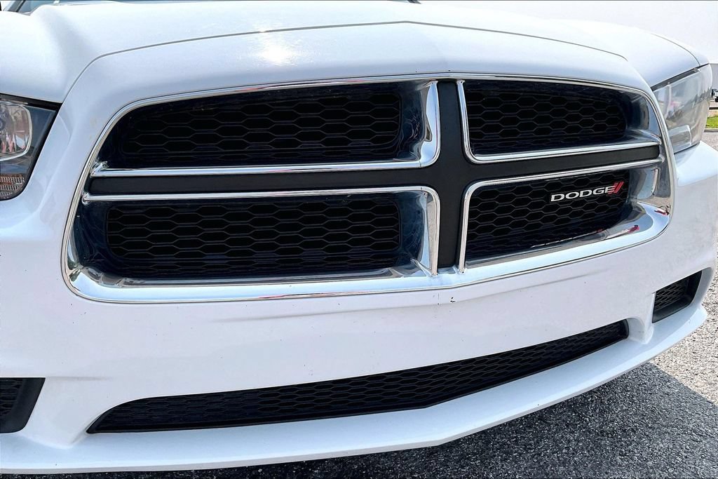 Used 2013 Dodge Charger SE RWD image 27