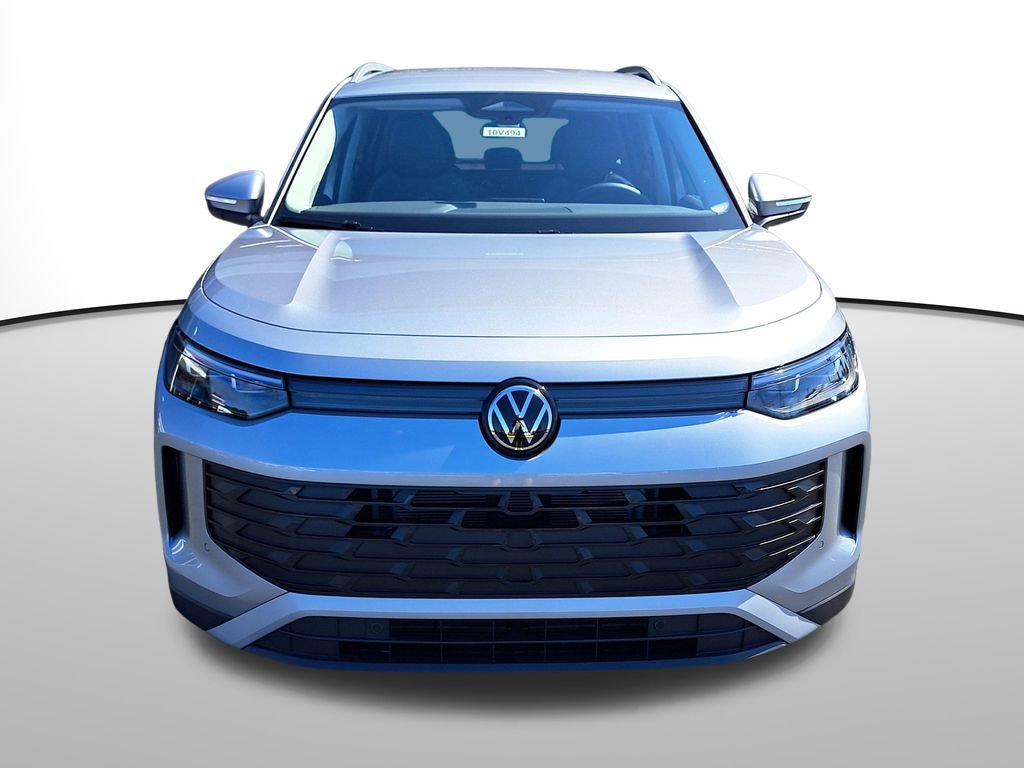 New 2025 Volkswagen Tiguan SE image 2