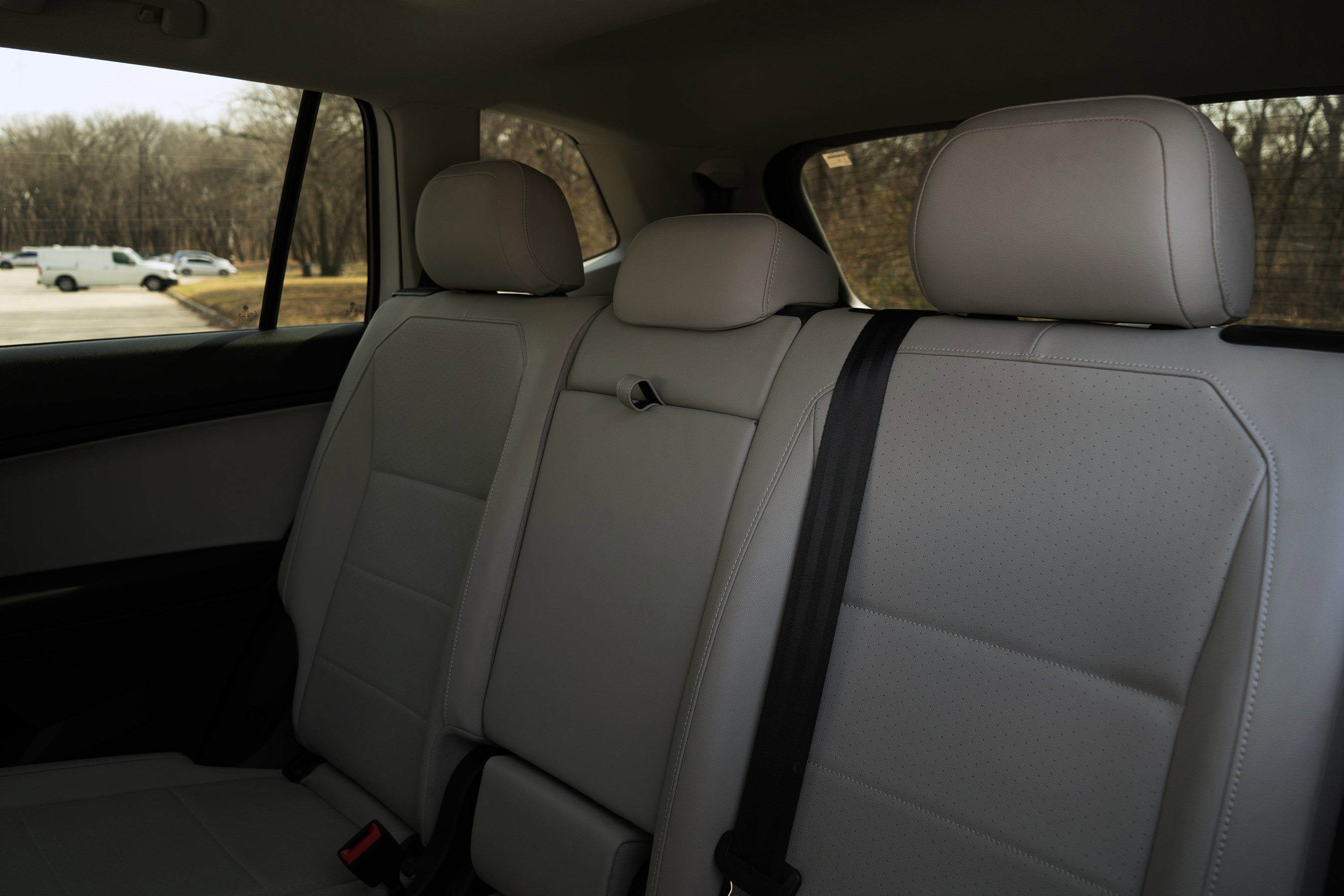 Used 2020 Volkswagen Tiguan SE w/ Panoramic Sunroof Package image 18