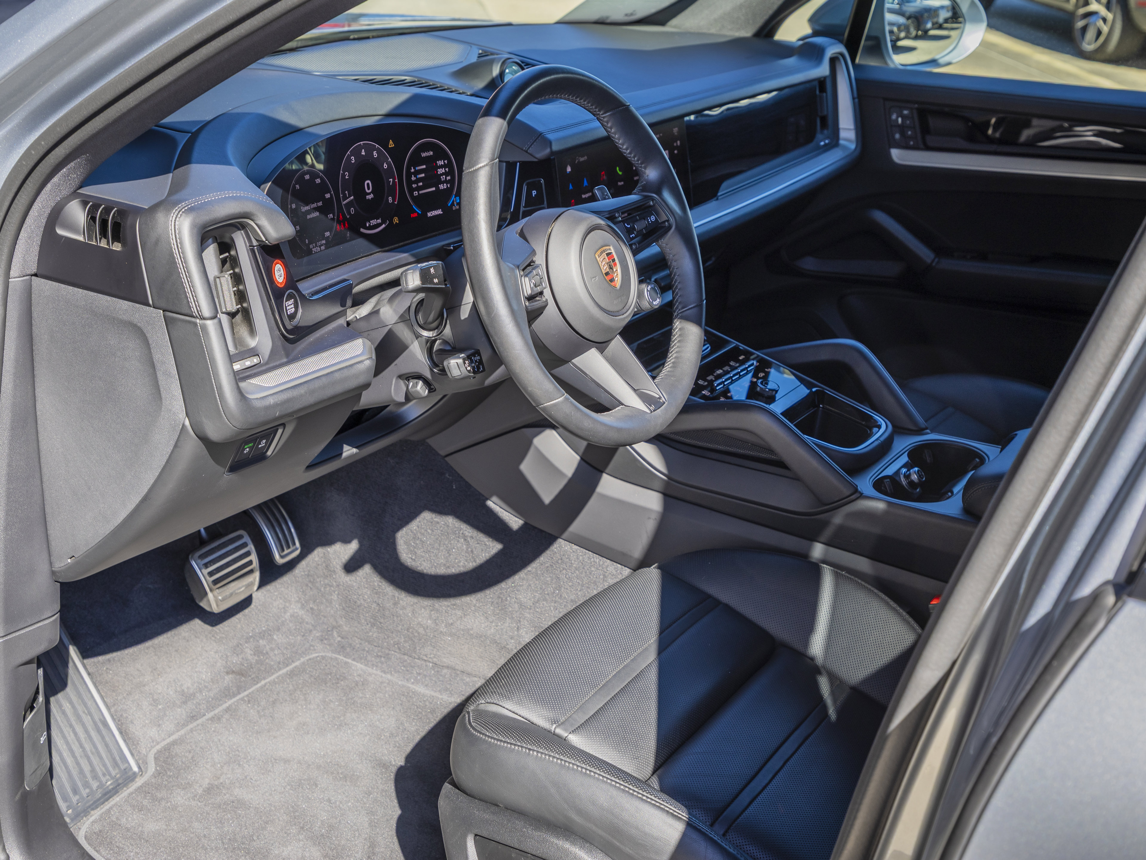 Certified 2025 Porsche Cayenne S image 23