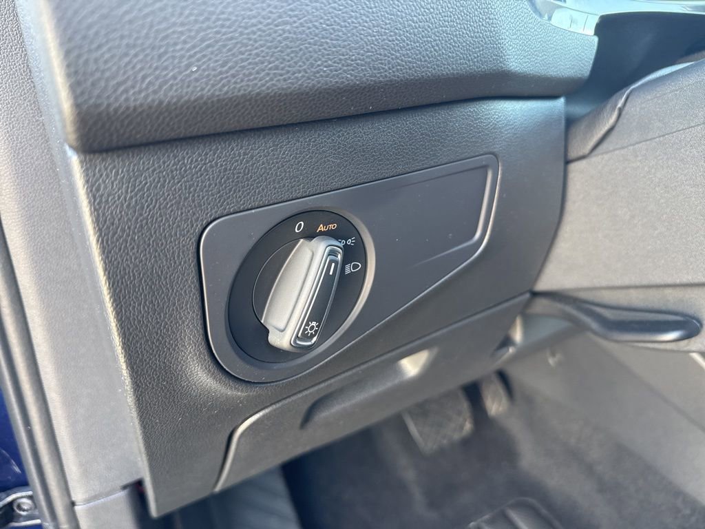 Used 2024 Volkswagen Tiguan SE image 10