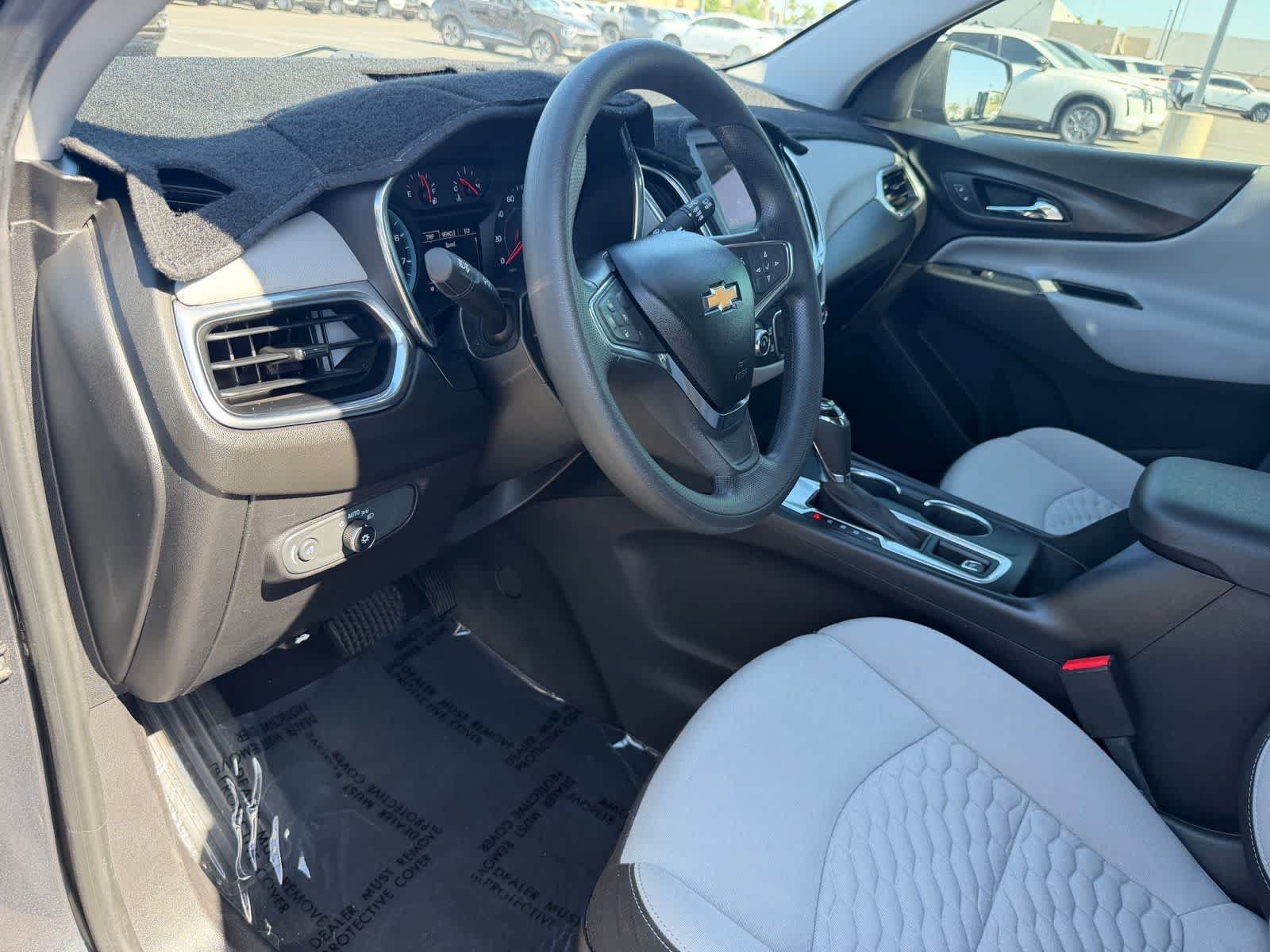 Used 2019 Chevrolet Equinox LS FWD image 2