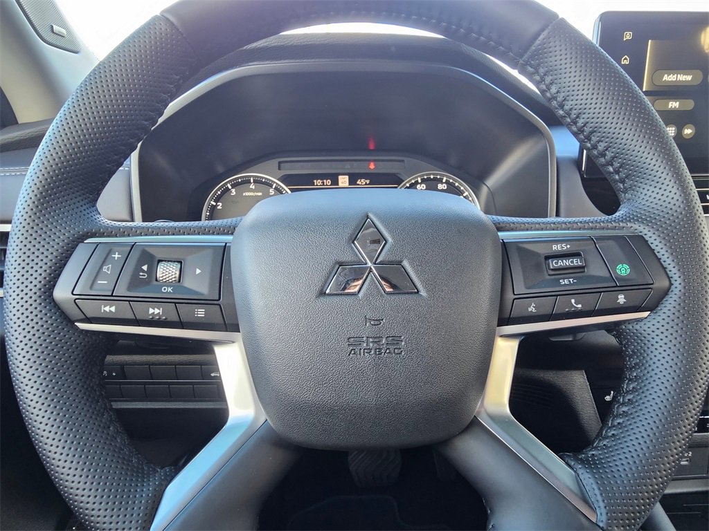 New 2025 Mitsubishi Outlander SE image 18