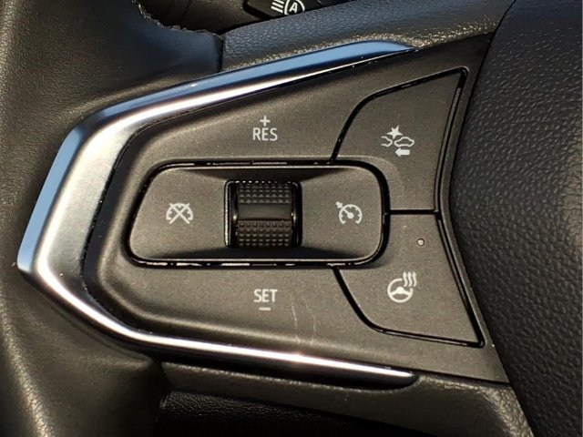 Used 2025 Chevrolet Trax LT w/ Driver Confidence Package FWD image 25