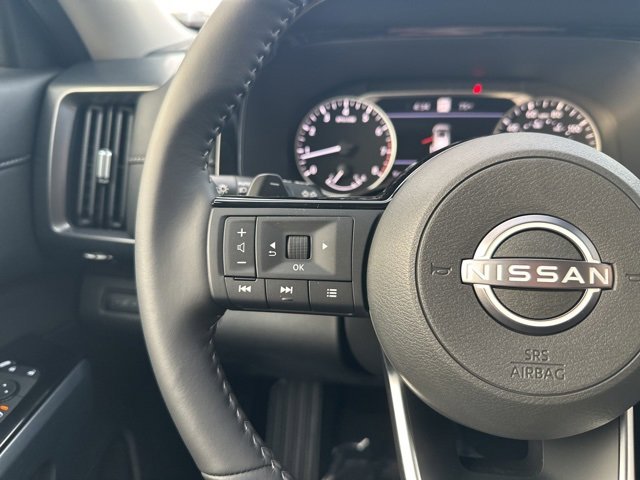 New 2025 Nissan Pathfinder SL image 17