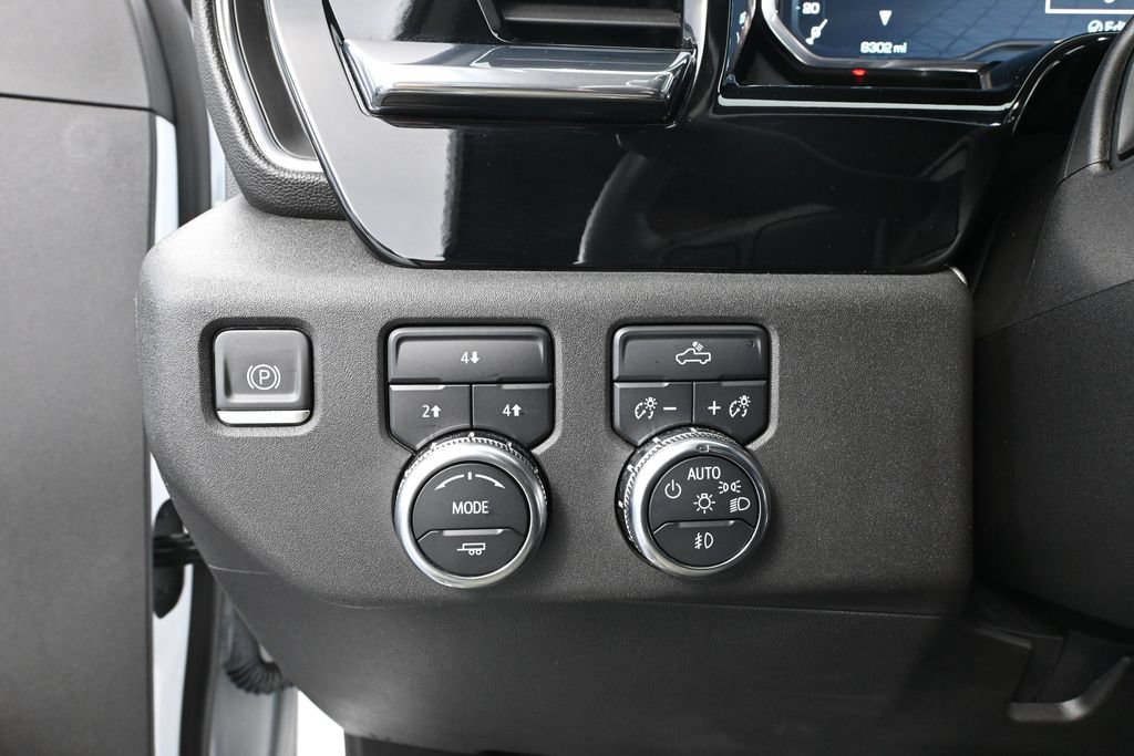 Used 2024 GMC Sierra 2500 SLE w/ SLE Value Package AWD/4WD image 34