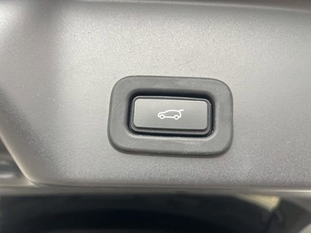 Used 2022 Land Rover Range Rover Evoque R-Dynamic SE image 34