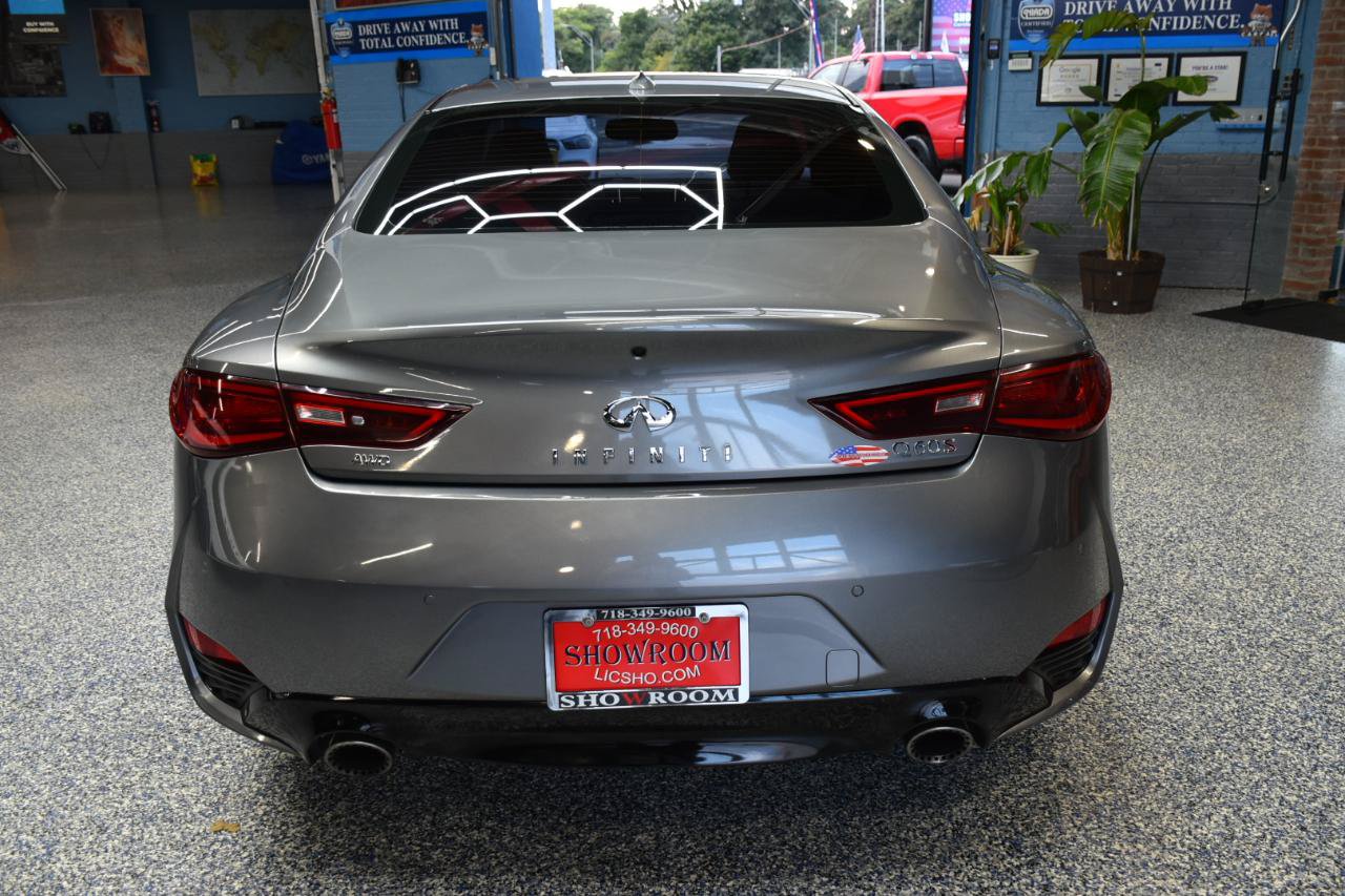 Used 2017 INFINITI Q60 Red Sport 400 AWD/4WD image 6