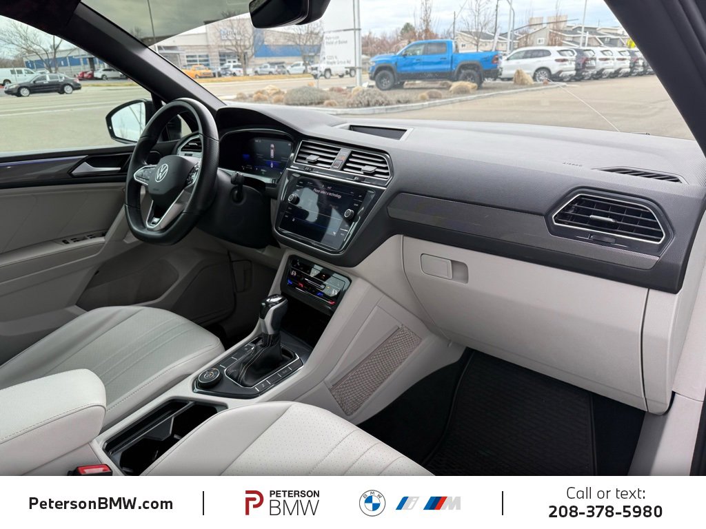 Used 2023 Volkswagen Tiguan SE R-Line image 22