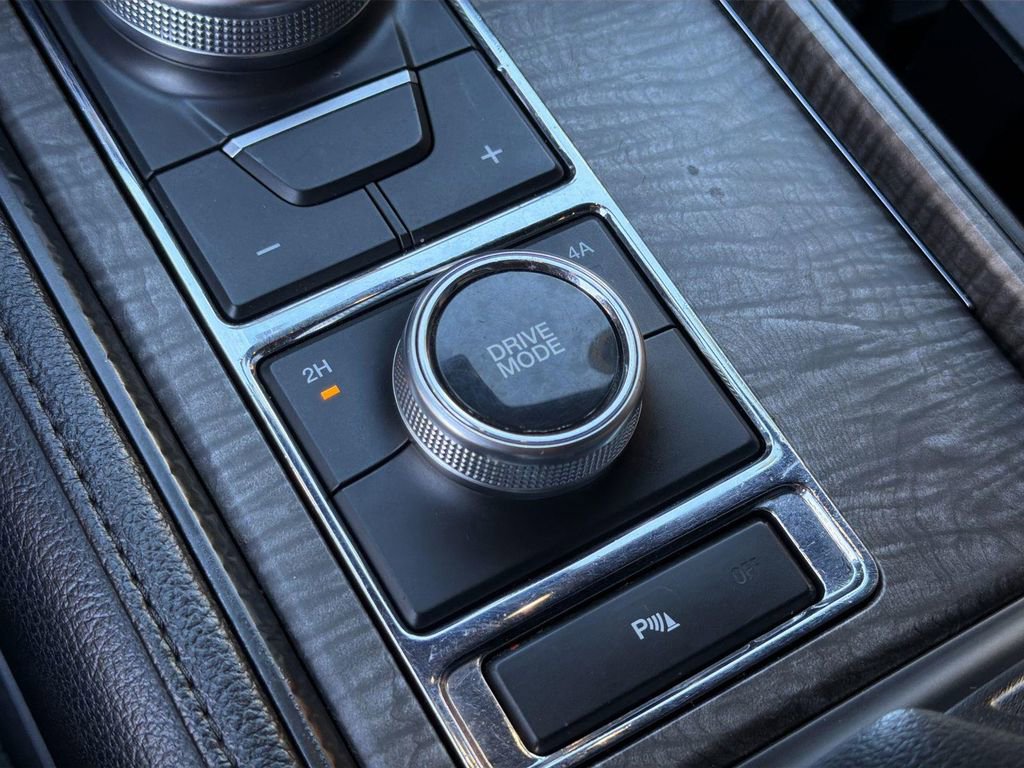 Used 2021 Ford Expedition Limited image 15