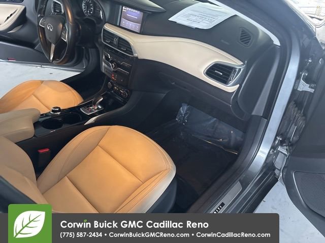 Used 2018 INFINITI QX30 Premium image 34