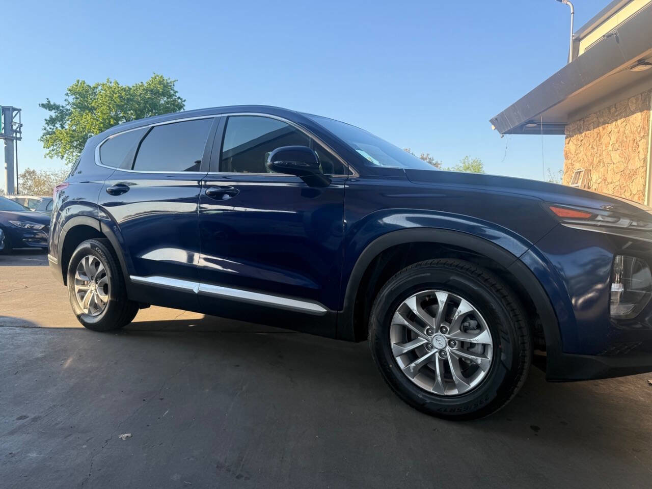 Used 2019 Hyundai Santa Fe SE AWD/4WD image 5