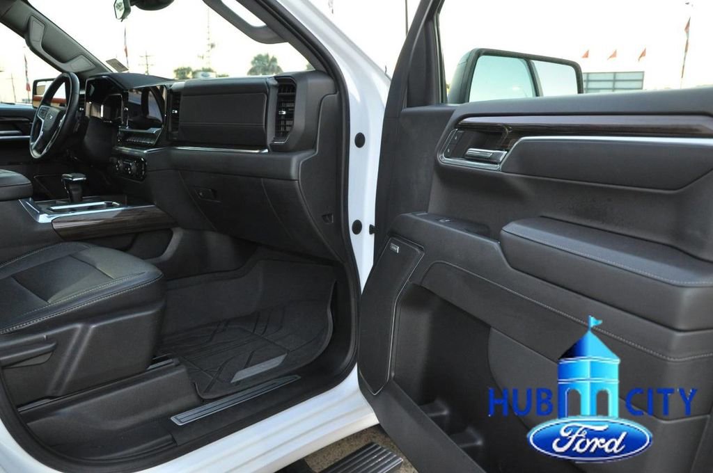 Used 2022 Chevrolet Silverado 1500 RST w/ Convenience Package II image 17