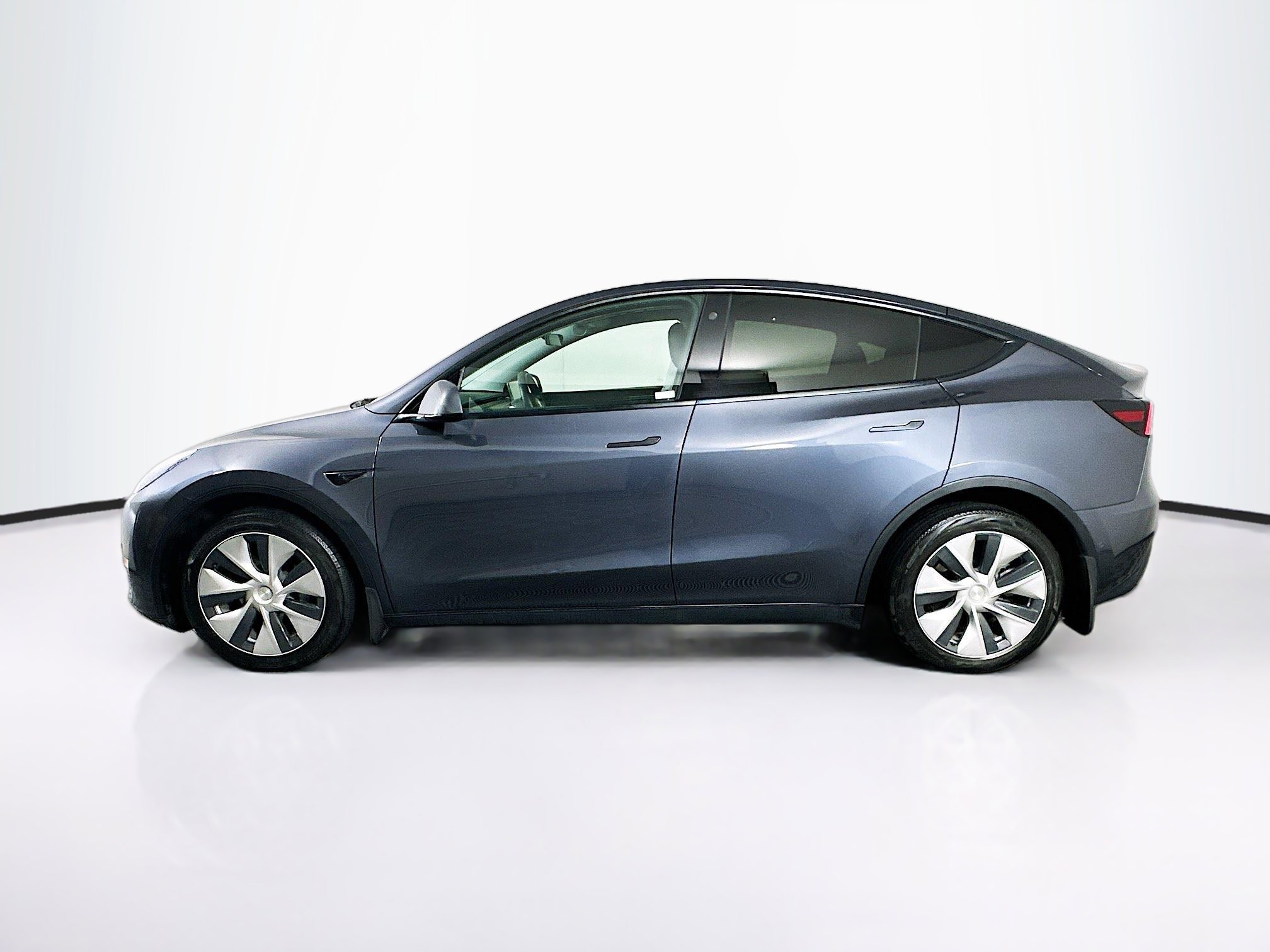 Used 2021 Tesla Model Y Long Range AWD/4WD image 4