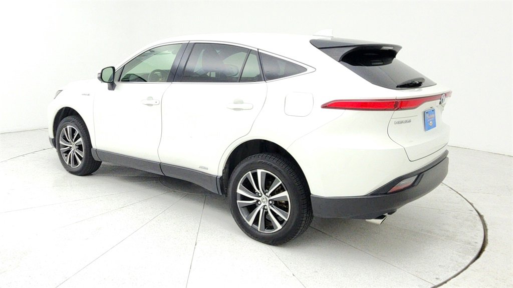Used 2021 Toyota Venza LE image 4