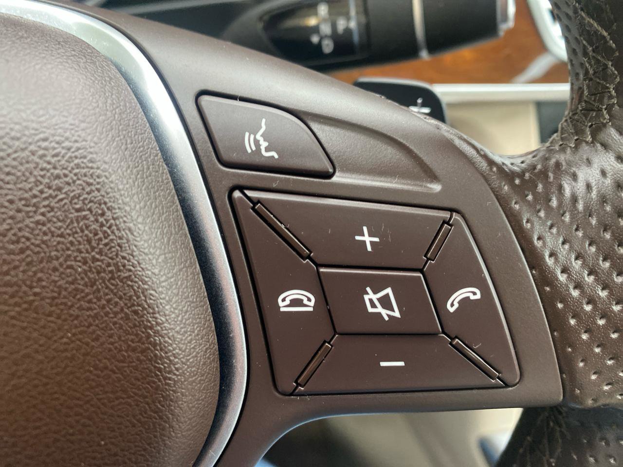 Used 2016 Mercedes-Benz E 350 4MATIC Sedan image 12