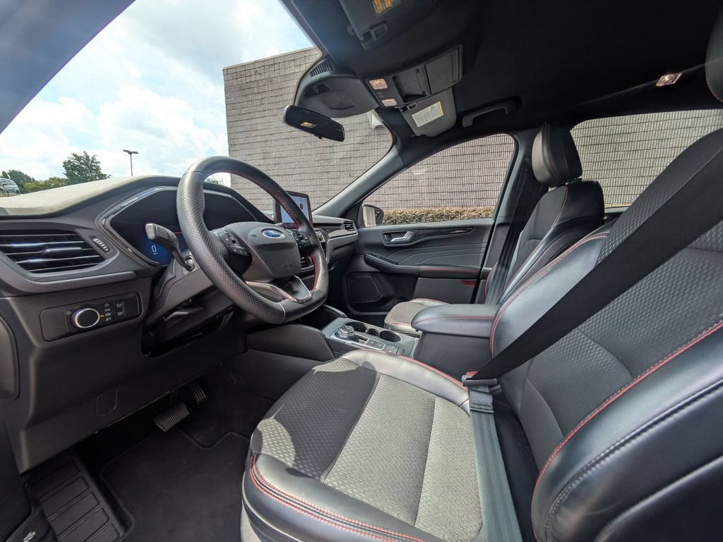 Used 2025 Ford Escape ST-Line AWD/4WD image 15