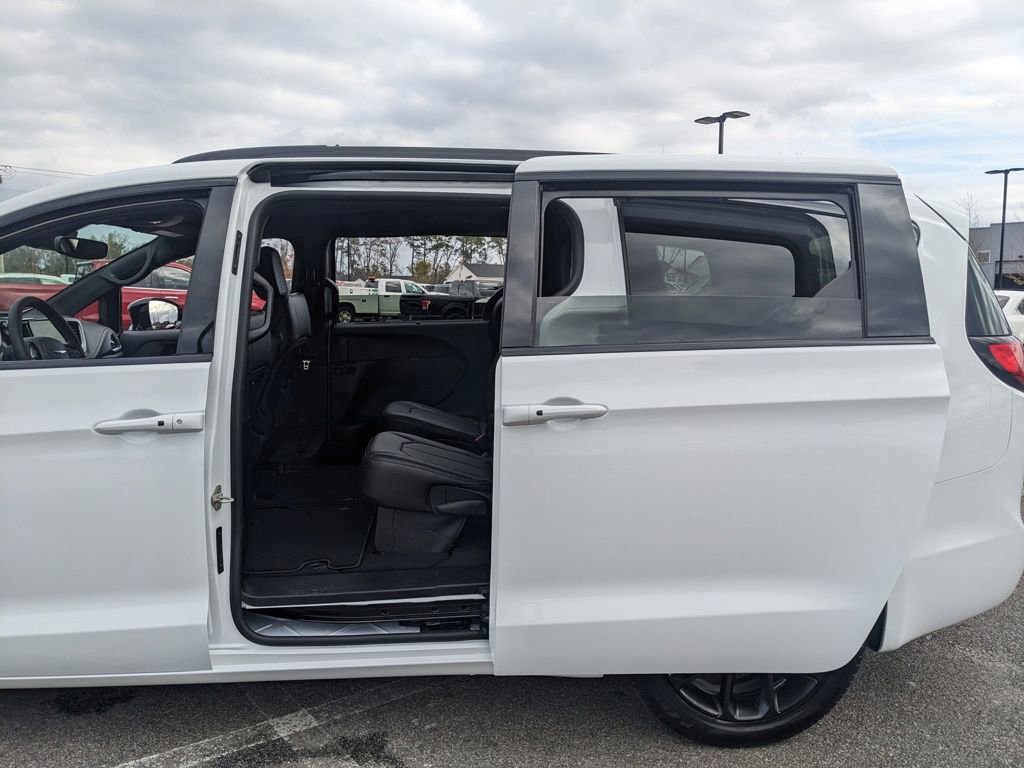 New 2026 Chrysler Pacifica Select w/ S Appearance Package image 56