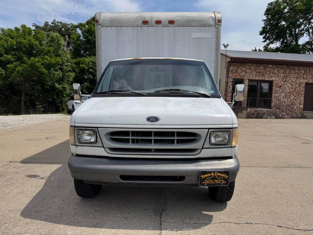 Used 1998 Ford E-350 and Econoline 350 RWD image 2