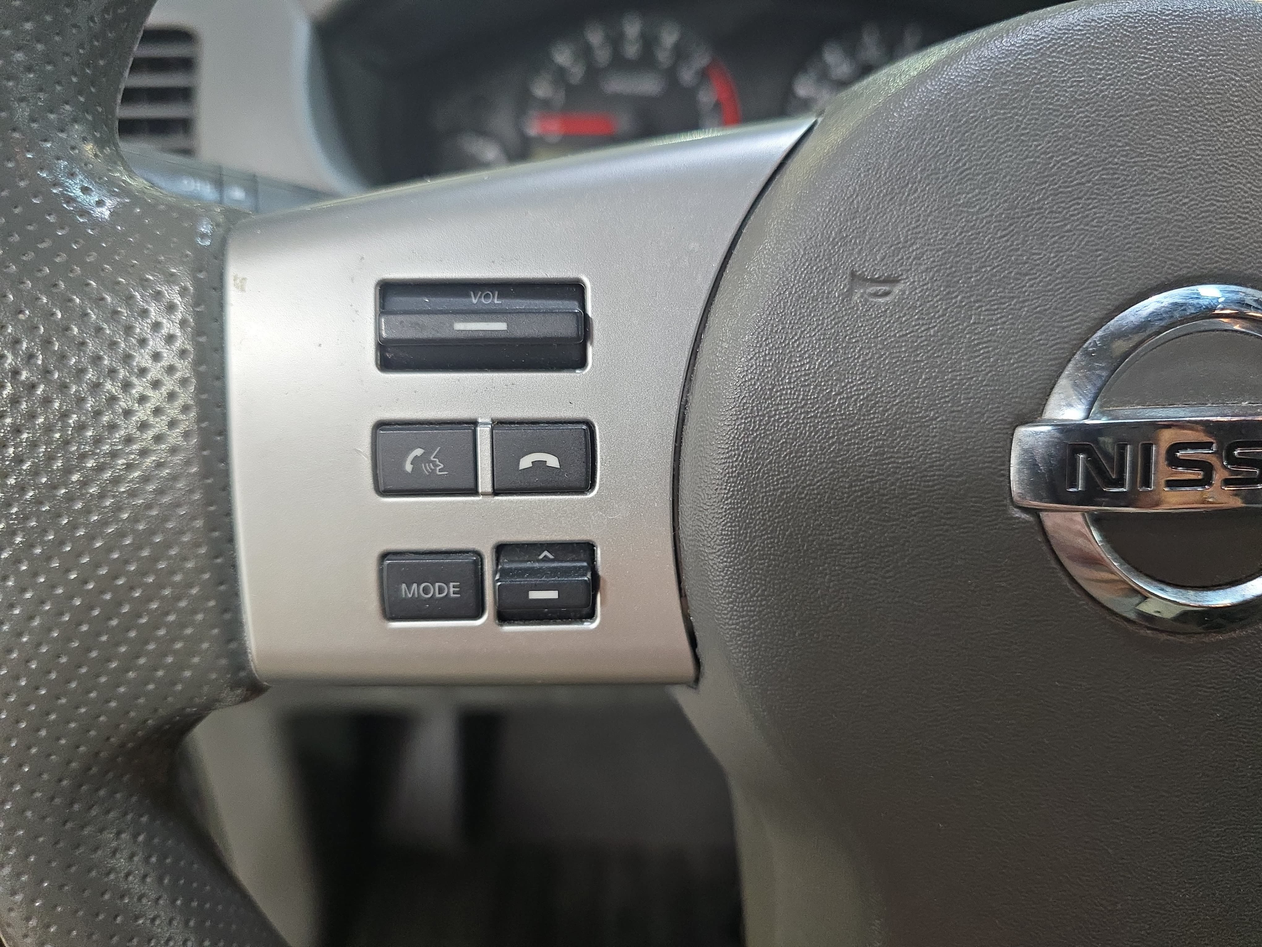 Used 2018 Nissan Frontier SV AWD/4WD image 14
