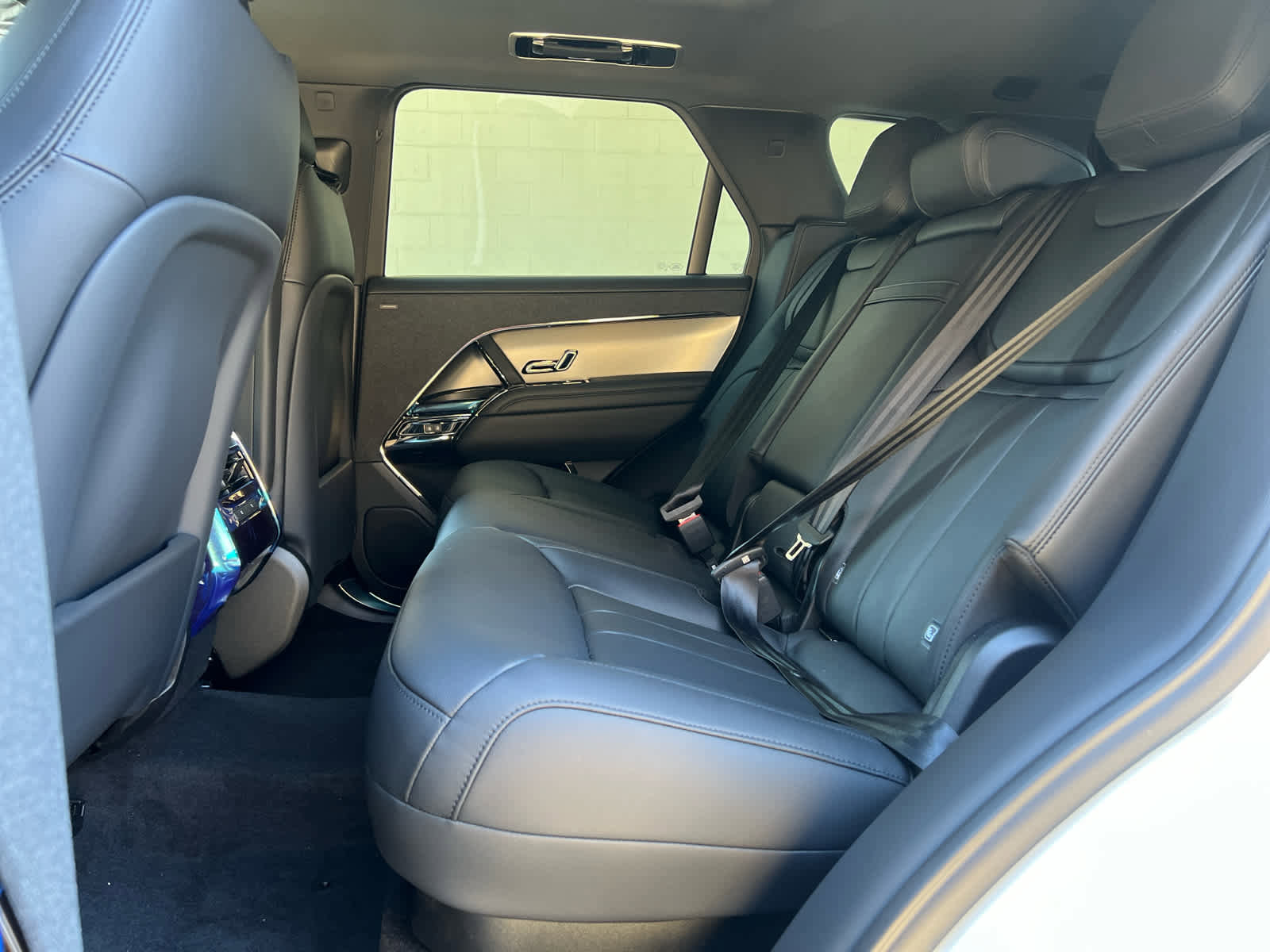 Used 2025 Land Rover Range Rover Sport image 16