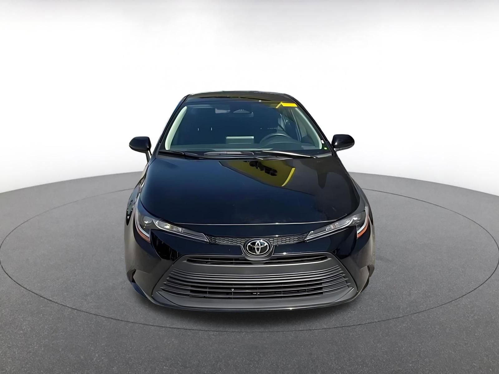 Used 2025 Toyota Corolla LE image 4