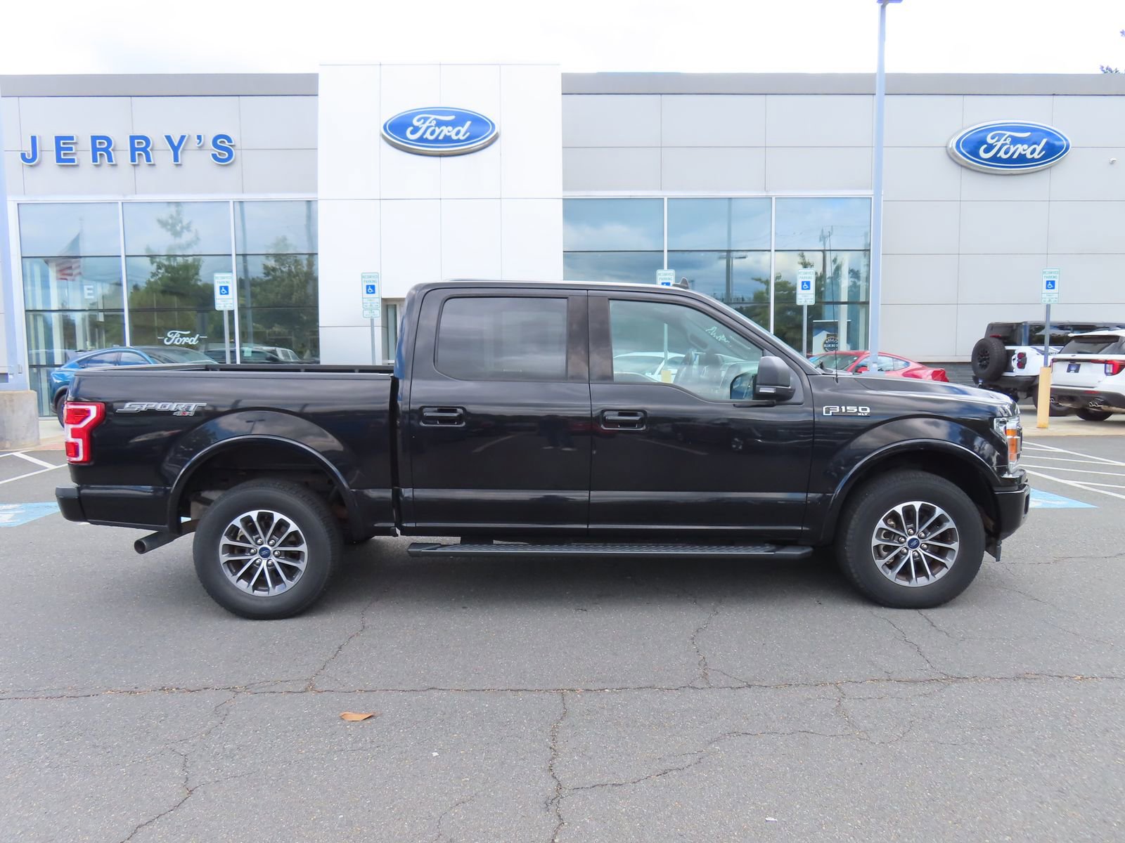 Used 2020 Ford F150 XLT w/ Equipment Group 302A Luxury AWD/4WD image 4