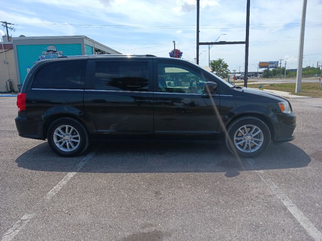 Used 2019 Dodge Grand Caravan SXT FWD image 4
