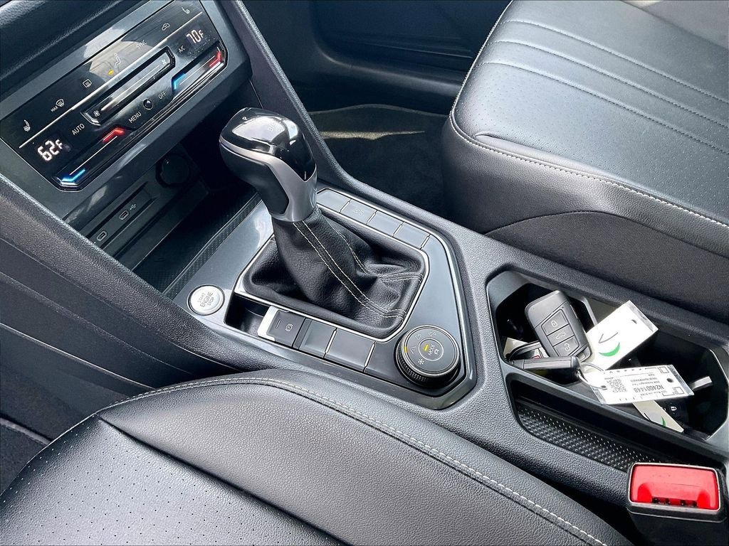 Used 2023 Volkswagen Tiguan SE AWD/4WD image 19