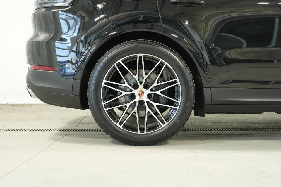 New 2026 Porsche Cayenne image 40