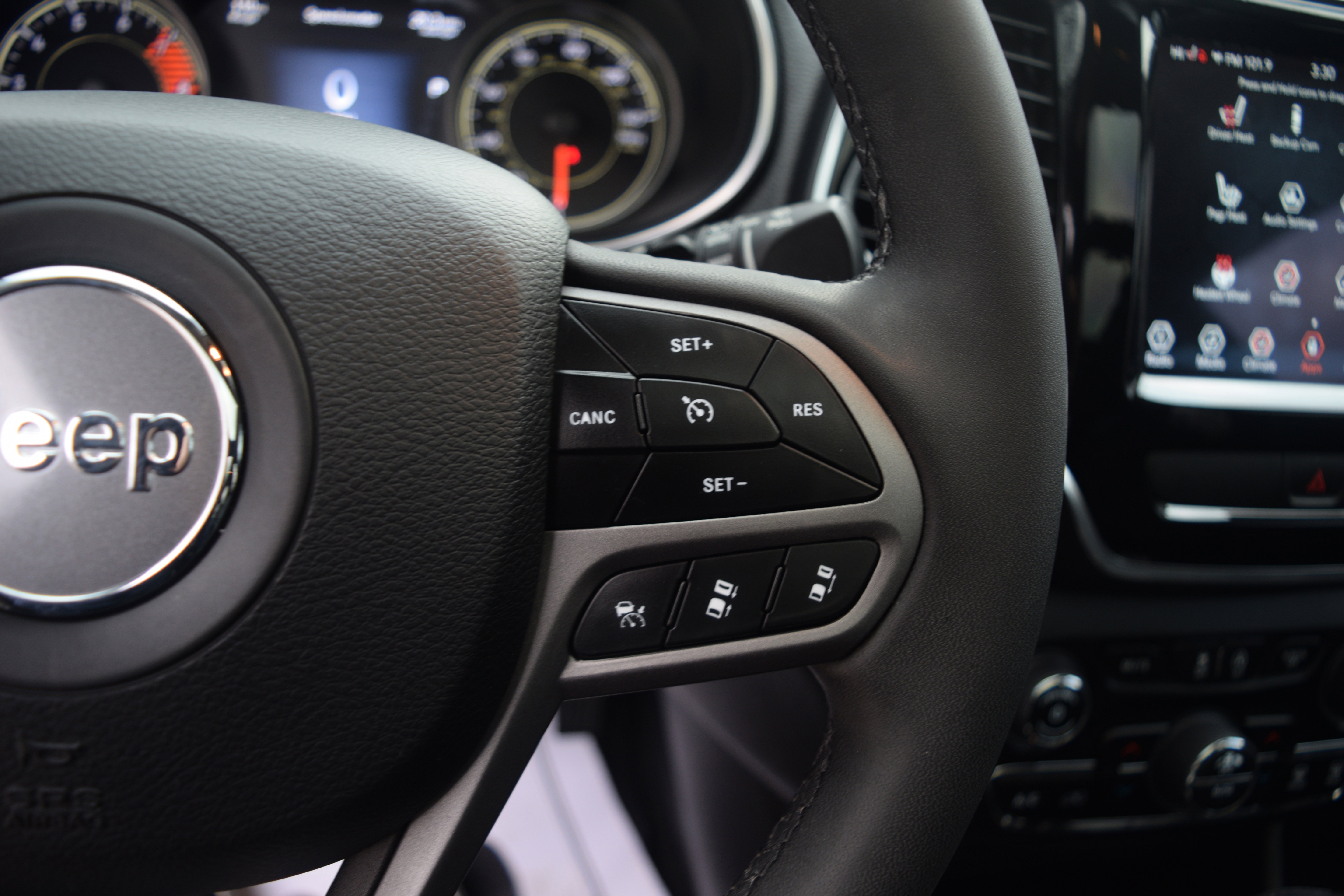 Used 2022 Jeep Cherokee Limited image 5