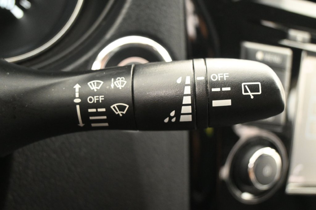 Used 2019 Nissan Rogue SV AWD/4WD image 11