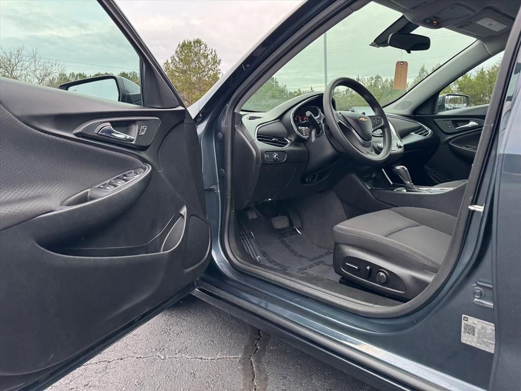 Used 2019 Chevrolet Malibu LT w/ Driver Confidence Package FWD image 13