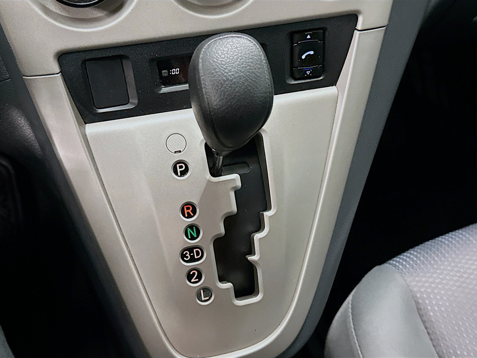 Used 2010 Toyota Matrix FWD image 23