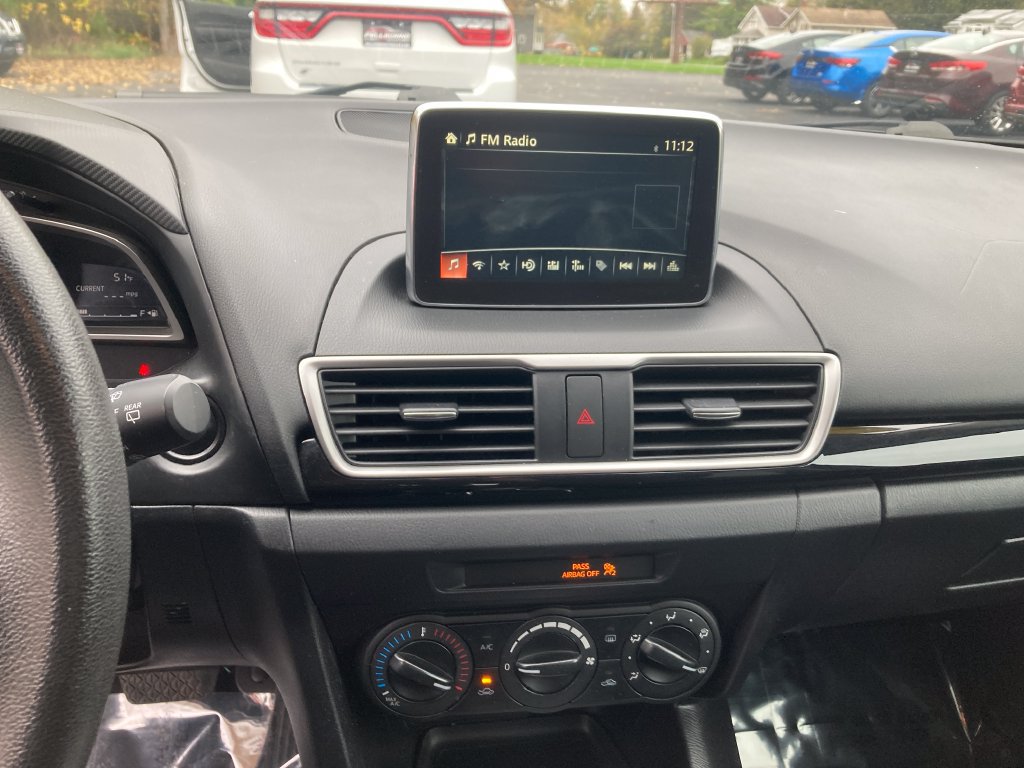 Used 2016 MAZDA MAZDA3 i Sport FWD image 23