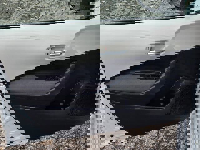 Used 2021 Toyota Corolla LE image 10