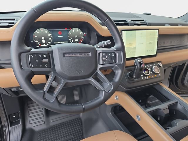 Used 2025 Land Rover Defender 90 X-Dynamic SE image 15