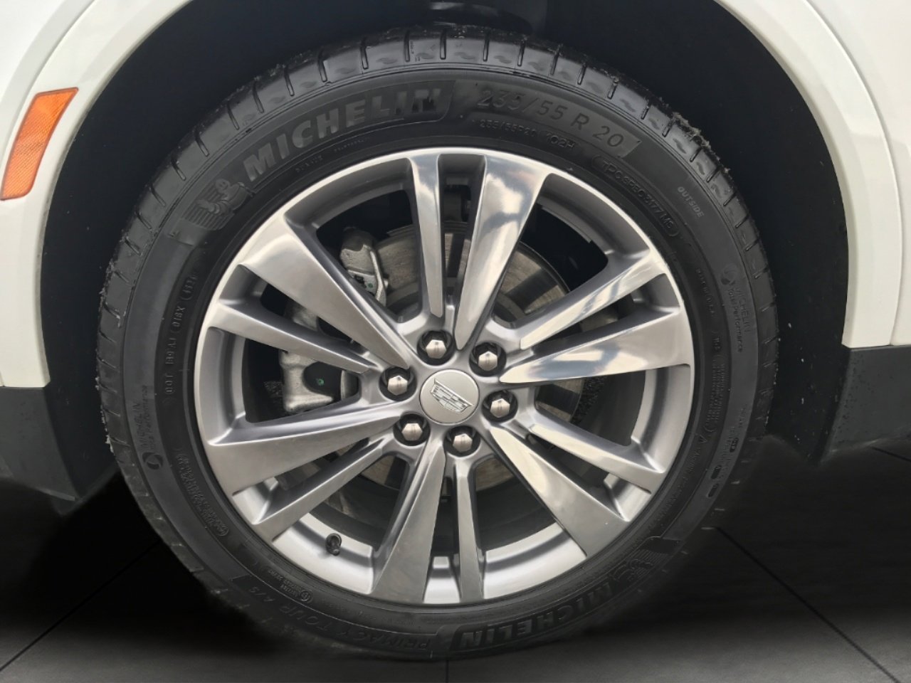 Certified 2025 Cadillac XT5 Premium Luxury image 3