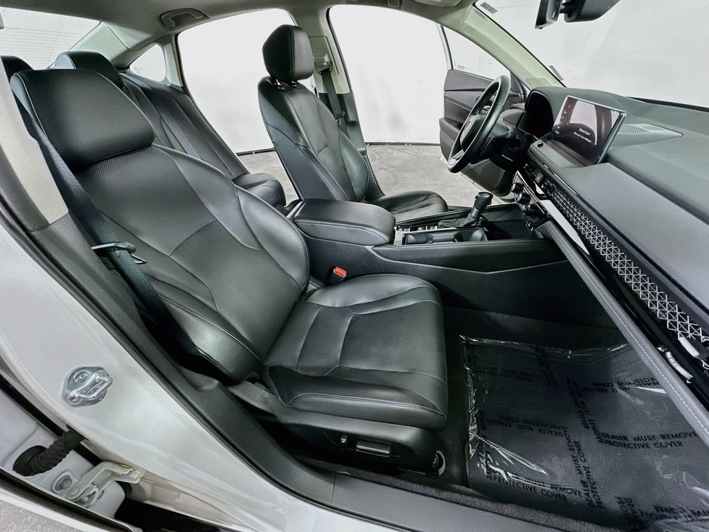Used 2023 Honda Accord Touring image 14