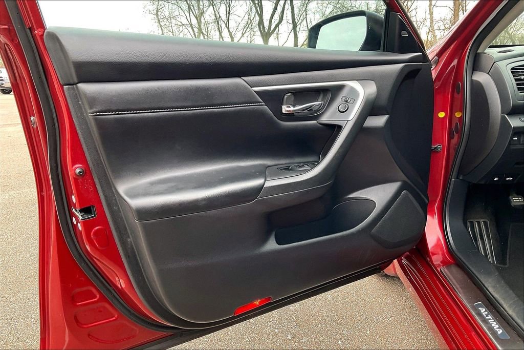 Used 2016 Nissan Altima 2.5 SL w/ Moonroof Package image 23