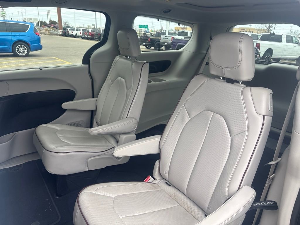 Used 2019 Chrysler Pacifica Limited FWD image 9
