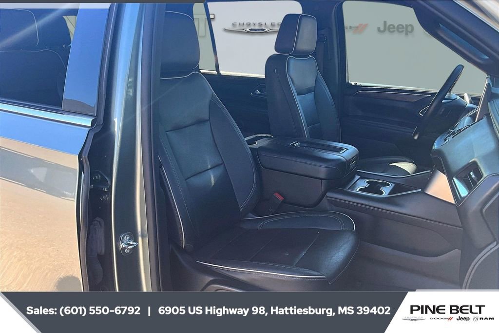 Used 2023 Chevrolet Suburban Premier image 6