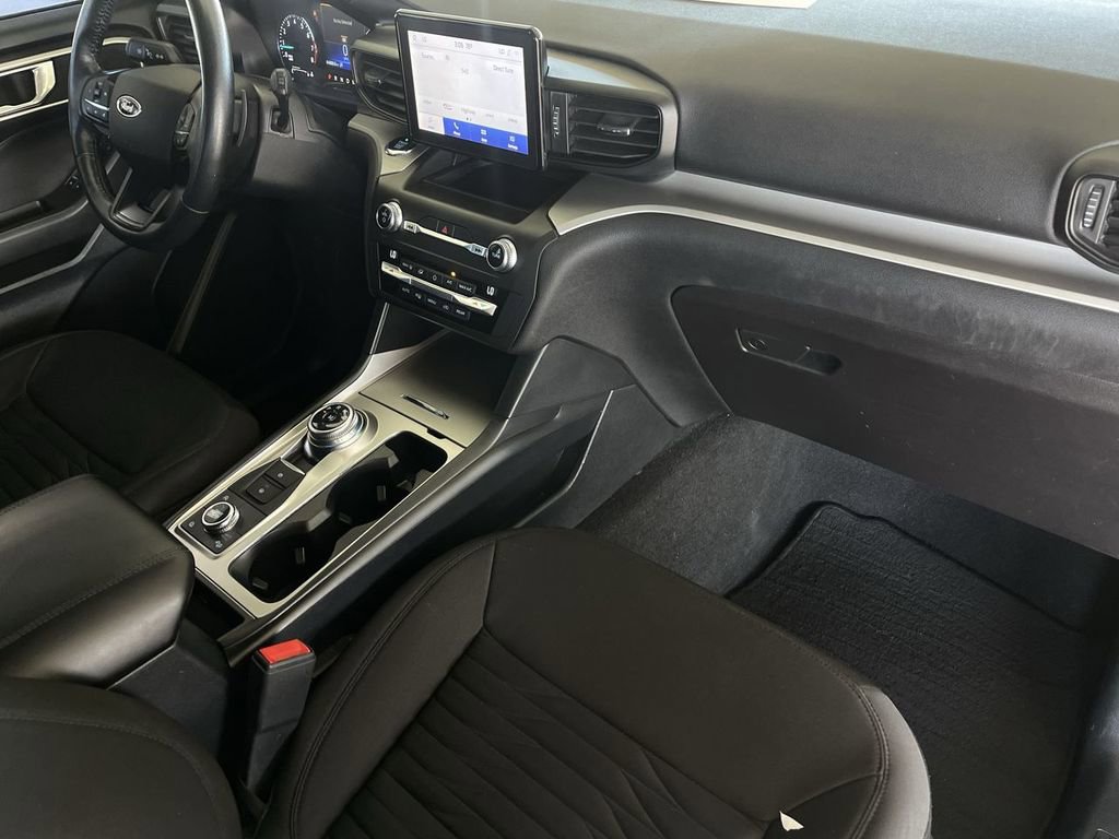 Used 2020 Ford Explorer XLT image 27