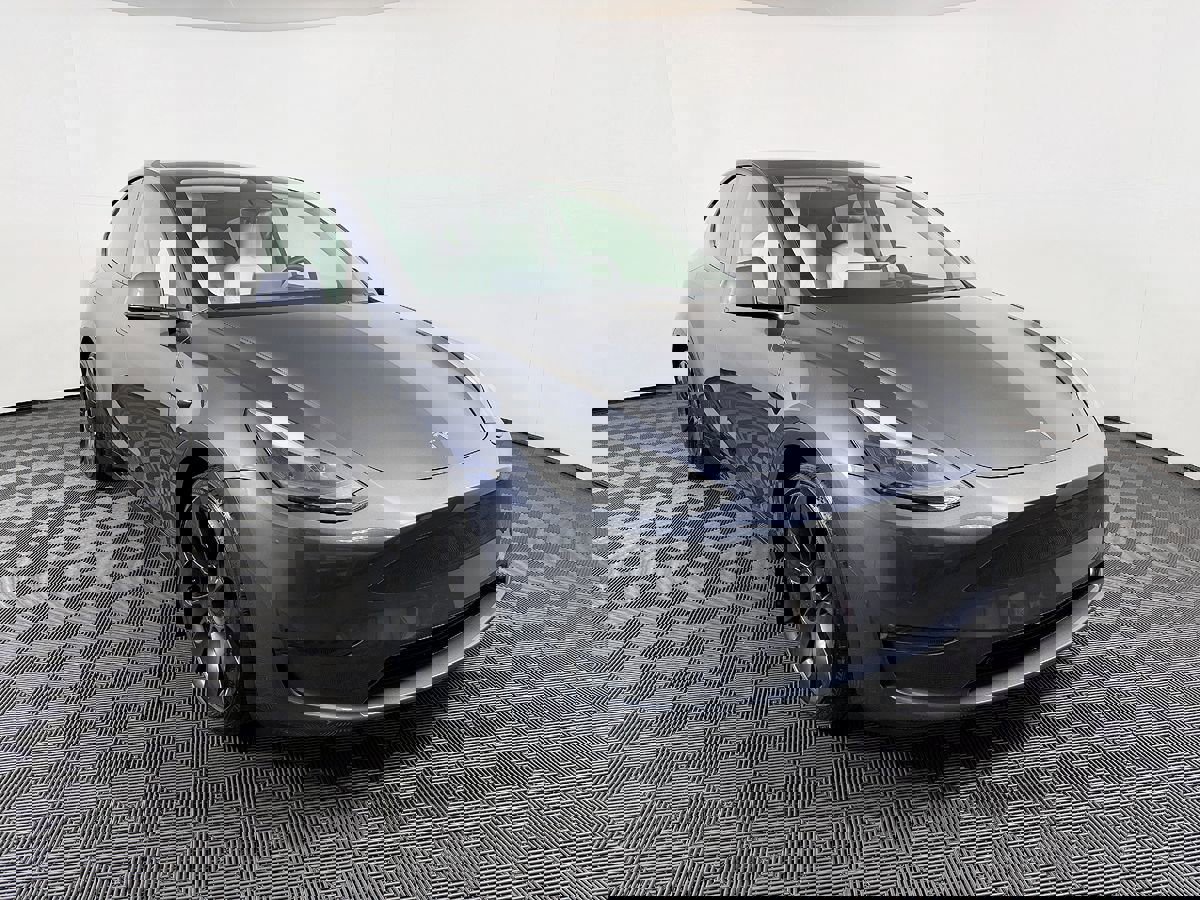 Used 2022 Tesla Model Y Performance image 5