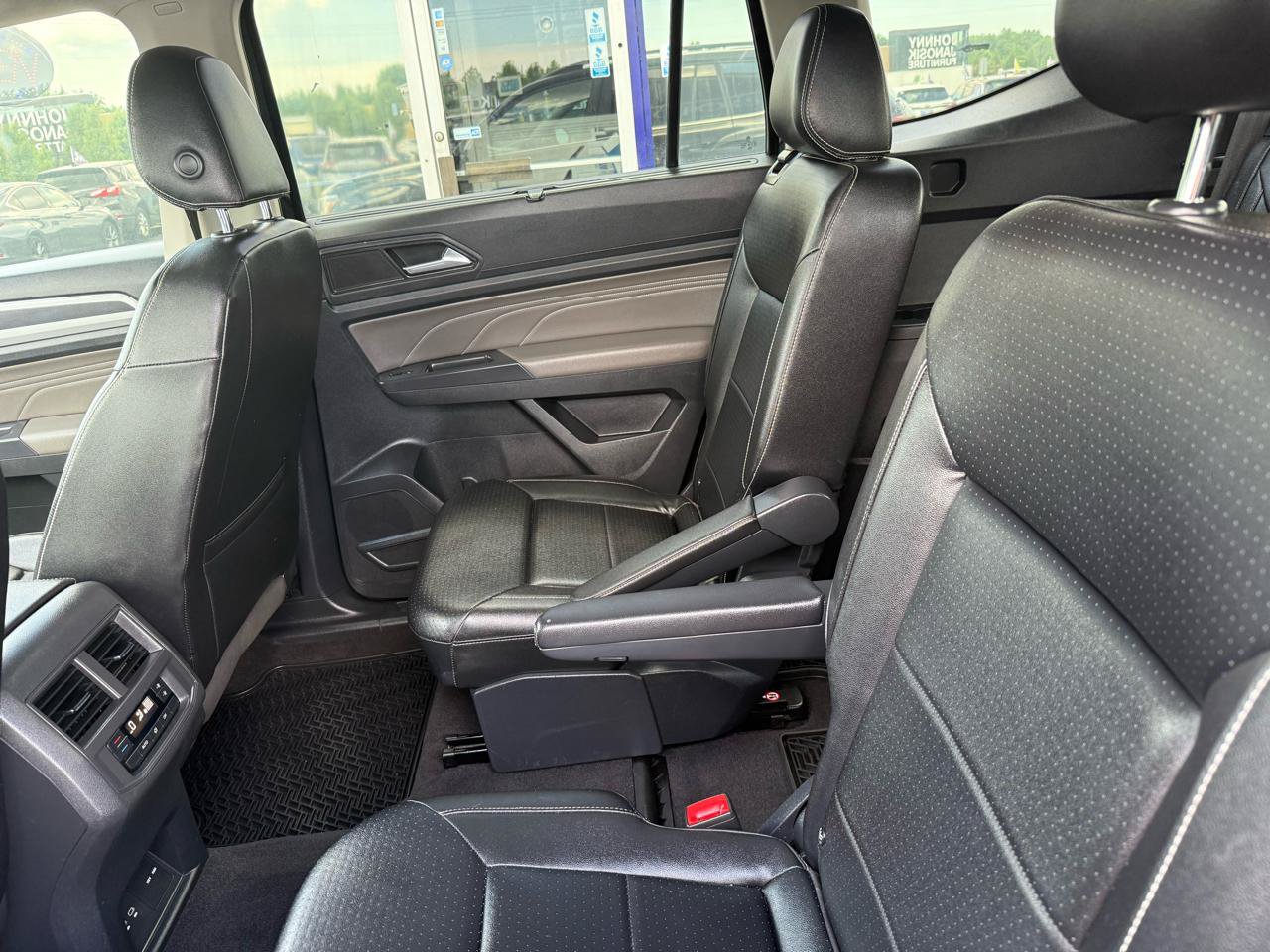 Used 2021 Volkswagen Atlas SE w/ Panoramic Sunroof Package AWD/4WD image 9